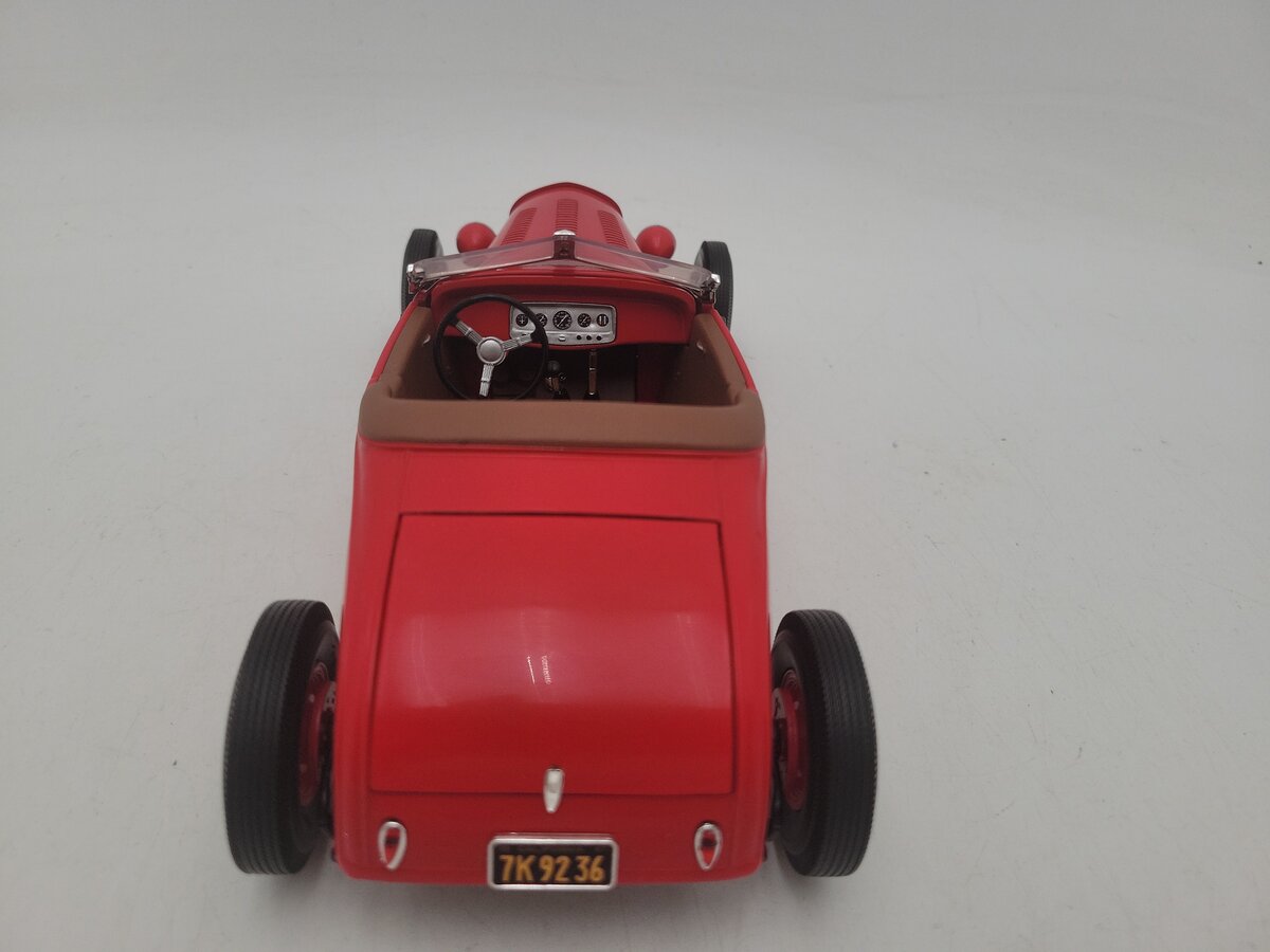 Die Cast Promotions 0713 1:18 Scale Red/Tan Interior Ford Hot Road Diecast Car EX