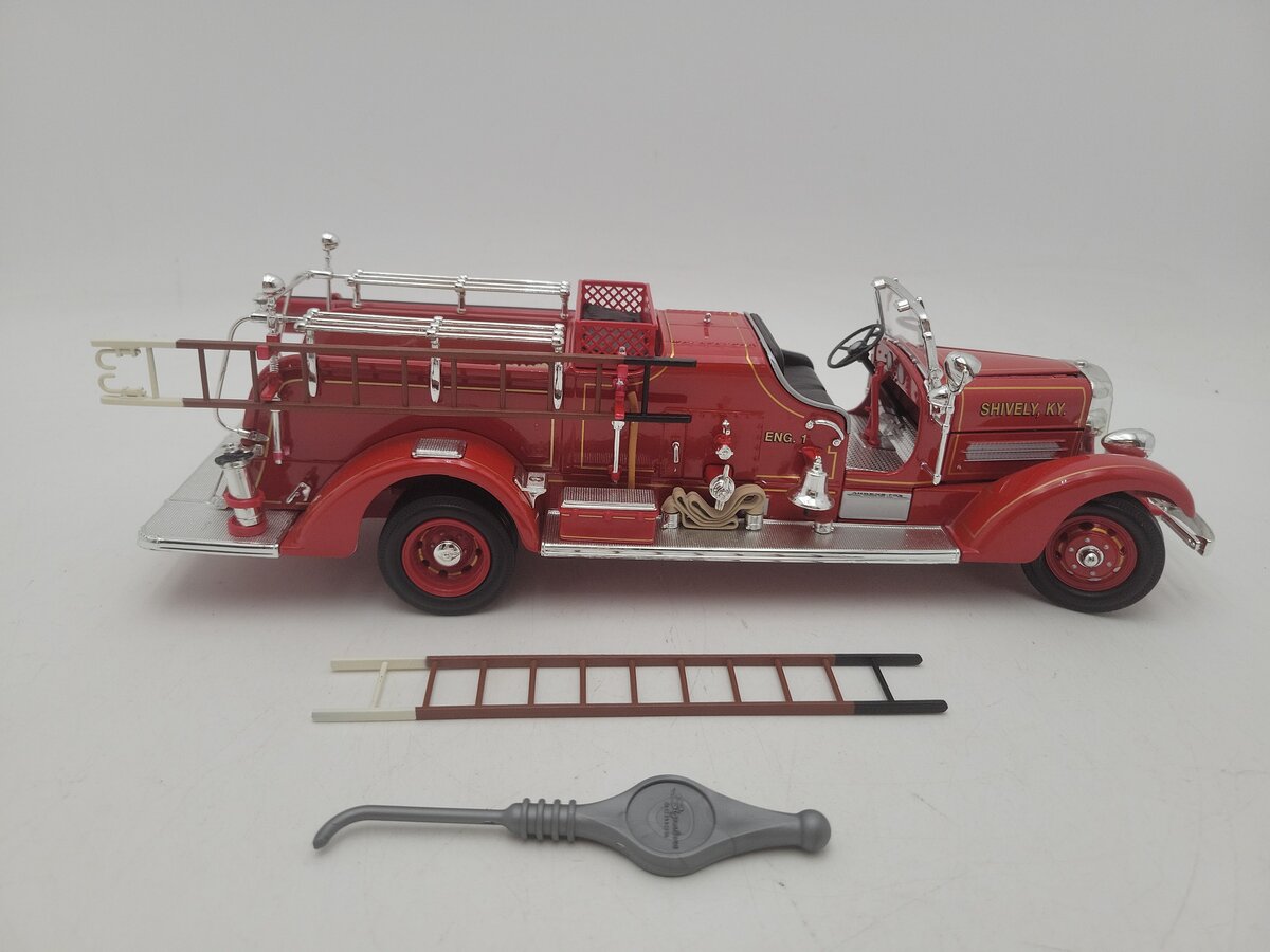Road Signature 20178r 1:24 Scale '38 Ahrens Fox VC Fire Engine Diecast Red Truck VG