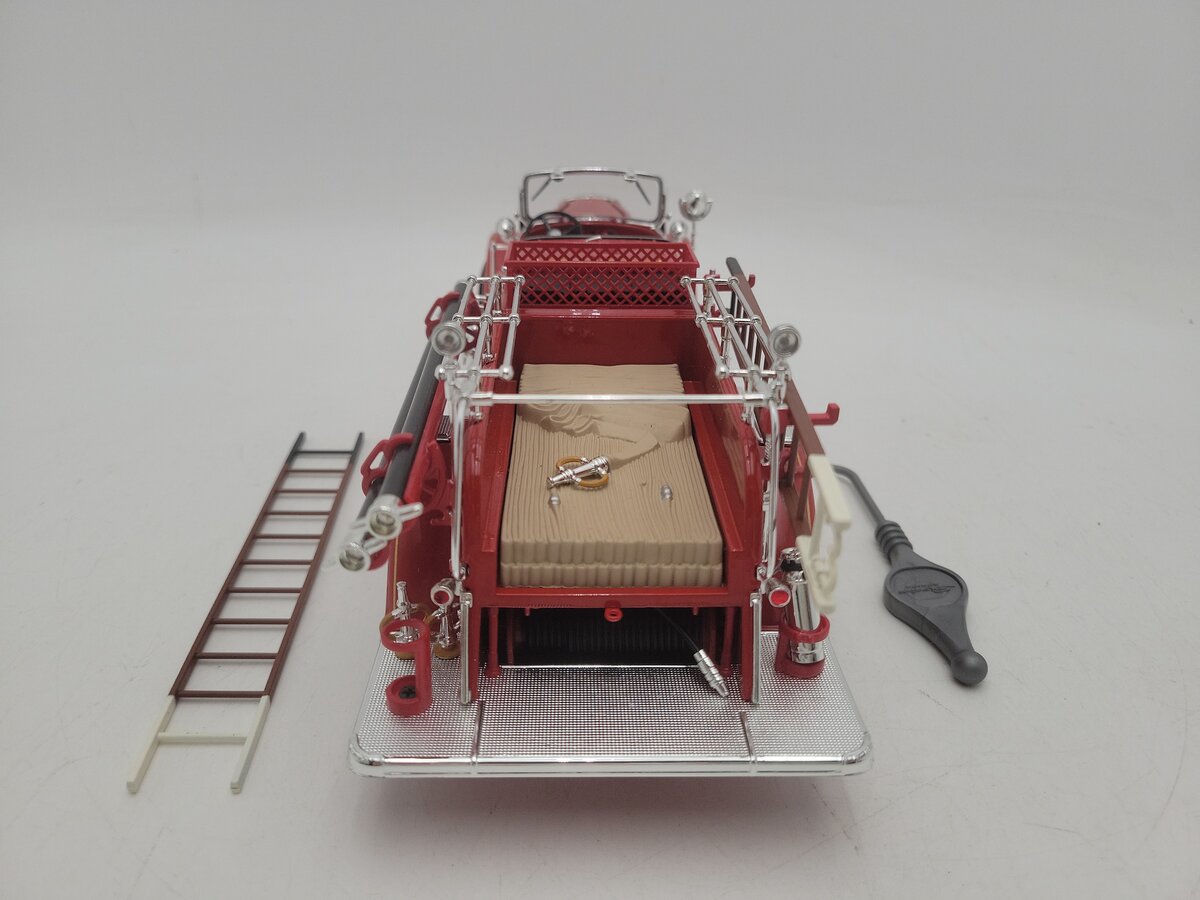 Road Signature 20178r 1:24 Scale '38 Ahrens Fox VC Fire Engine Diecast Red Truck VG