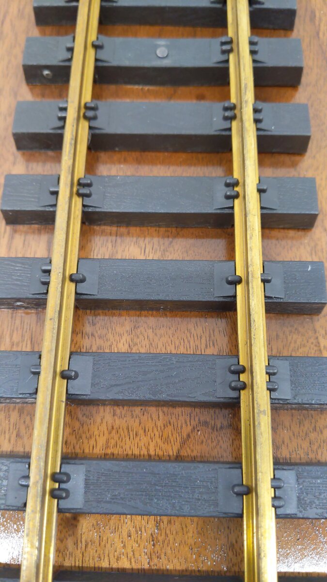 G Scale 26'' Display Case w/Acrylic Cover EX