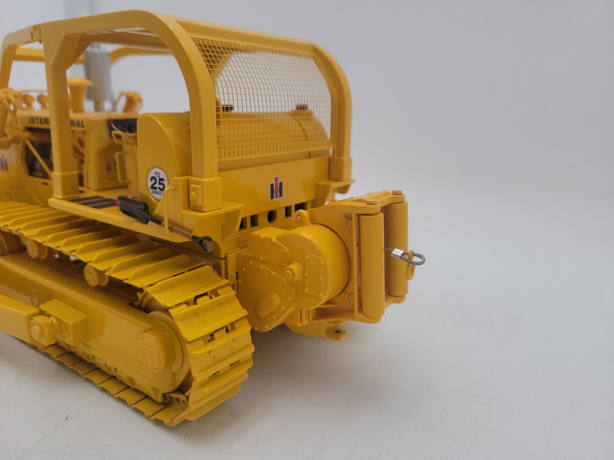 First Gear TD-25 1:25 Scale International Yellow Diecast Crawler Forest Service EX