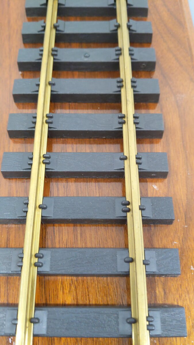 G Scale 25 1/2'' Display Case w/Acrylic Cover EX