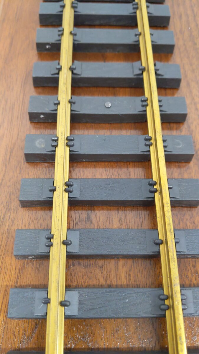G Scale 19'' Display Case w/Acrylic Cover EX