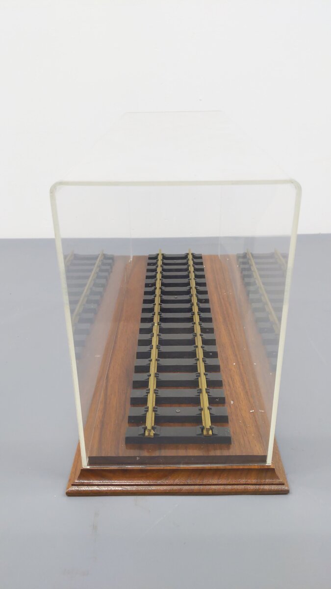 G Scale 19'' Wooden Display w/Acrylic Cover EX