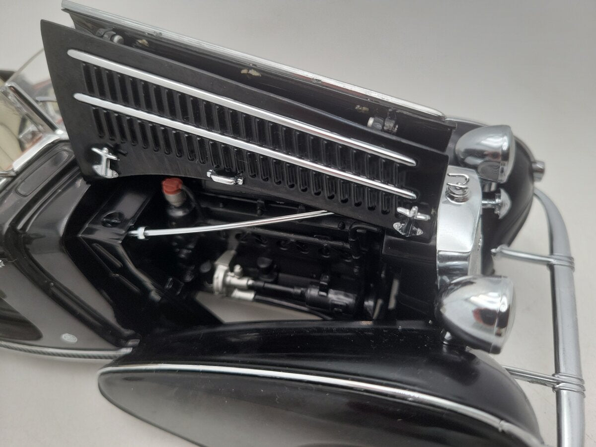 Sun Star 2401 1:18 Scale Black 1938 Horch 855 Special Roadster Diecast Vehicle EX