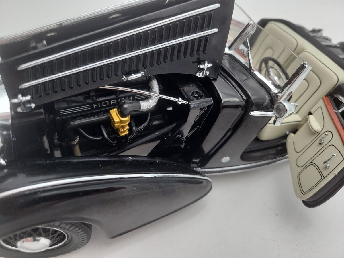 Sun Star 2401 1:18 Scale Black 1938 Horch 855 Special Roadster Diecast Vehicle EX