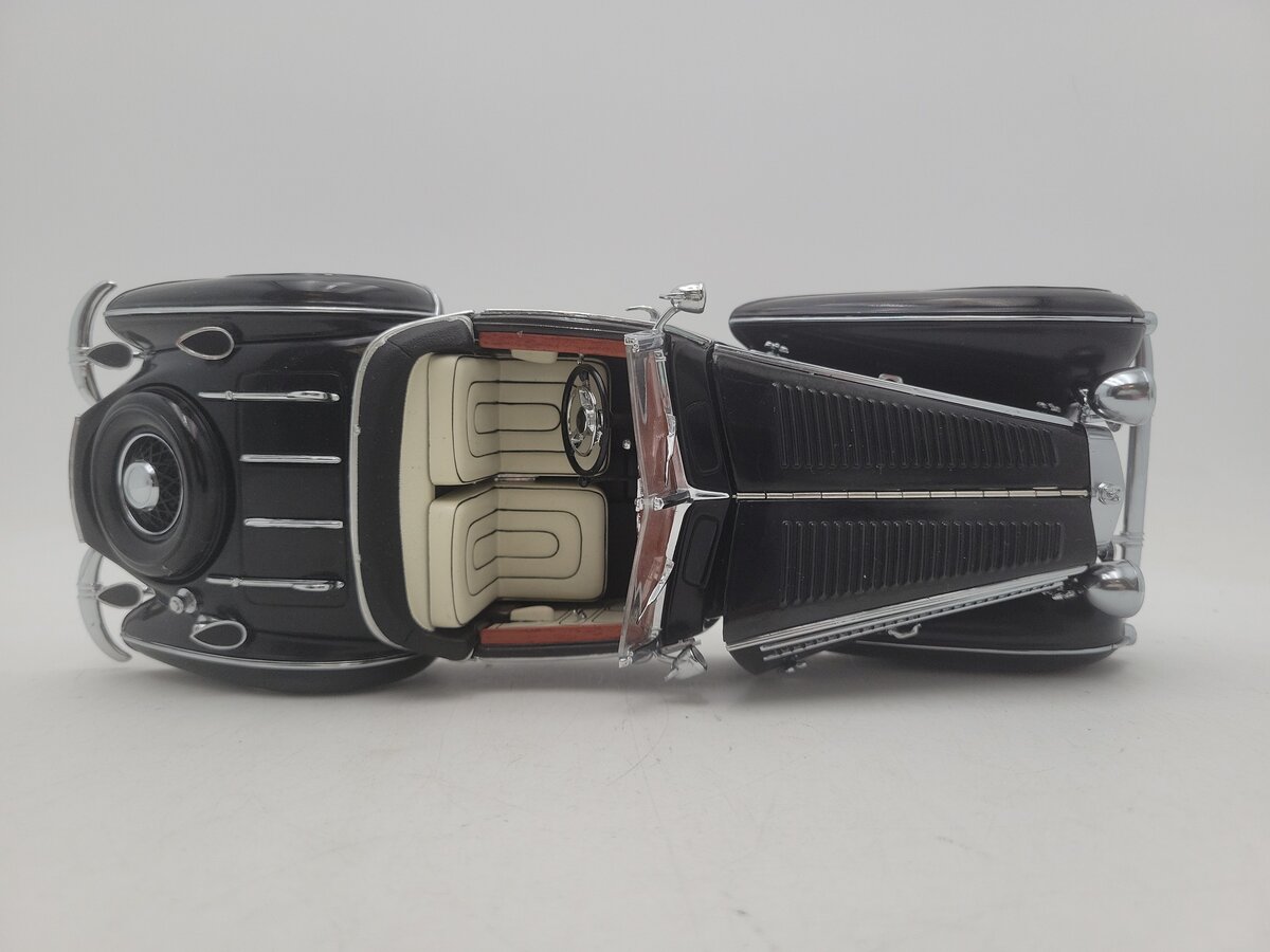 Sun Star 2401 1:18 Scale Black 1938 Horch 855 Special Roadster Diecast Vehicle EX