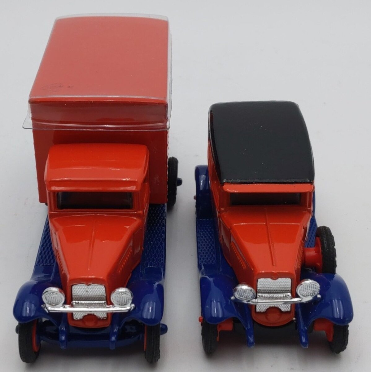 Ertl 3522 1:43 Scale Lionel 1930 Chevrolet Delivery Truck & Van Set (Set of 2) LN/Box