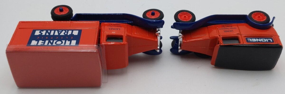 Ertl 3522 1:43 Scale Lionel 1930 Chevrolet Delivery Truck & Van Set (Set of 2) LN/Box