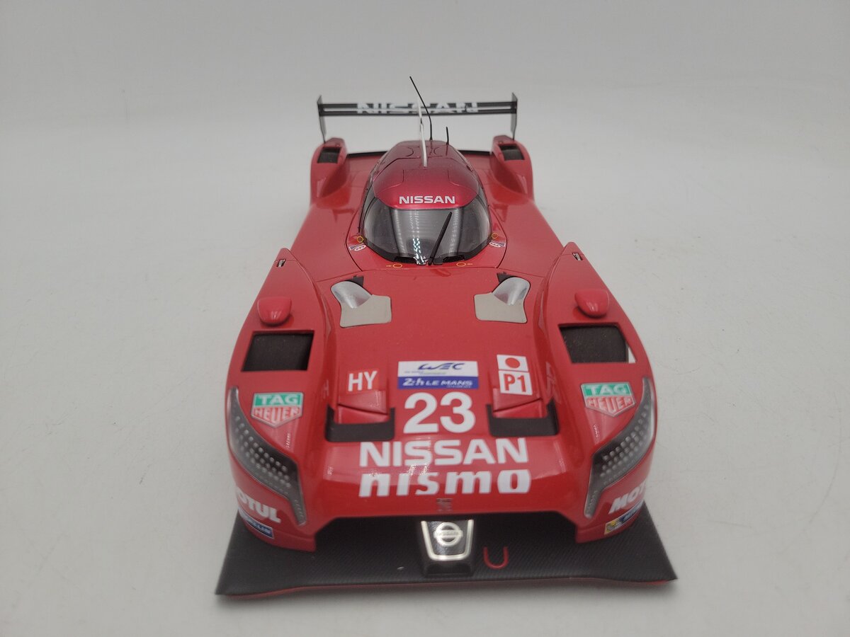 AutoArt 2015 1:18 Scale Red LMP1 Nissan GT-R LM NISMO #23 Diecast Racing Car EX