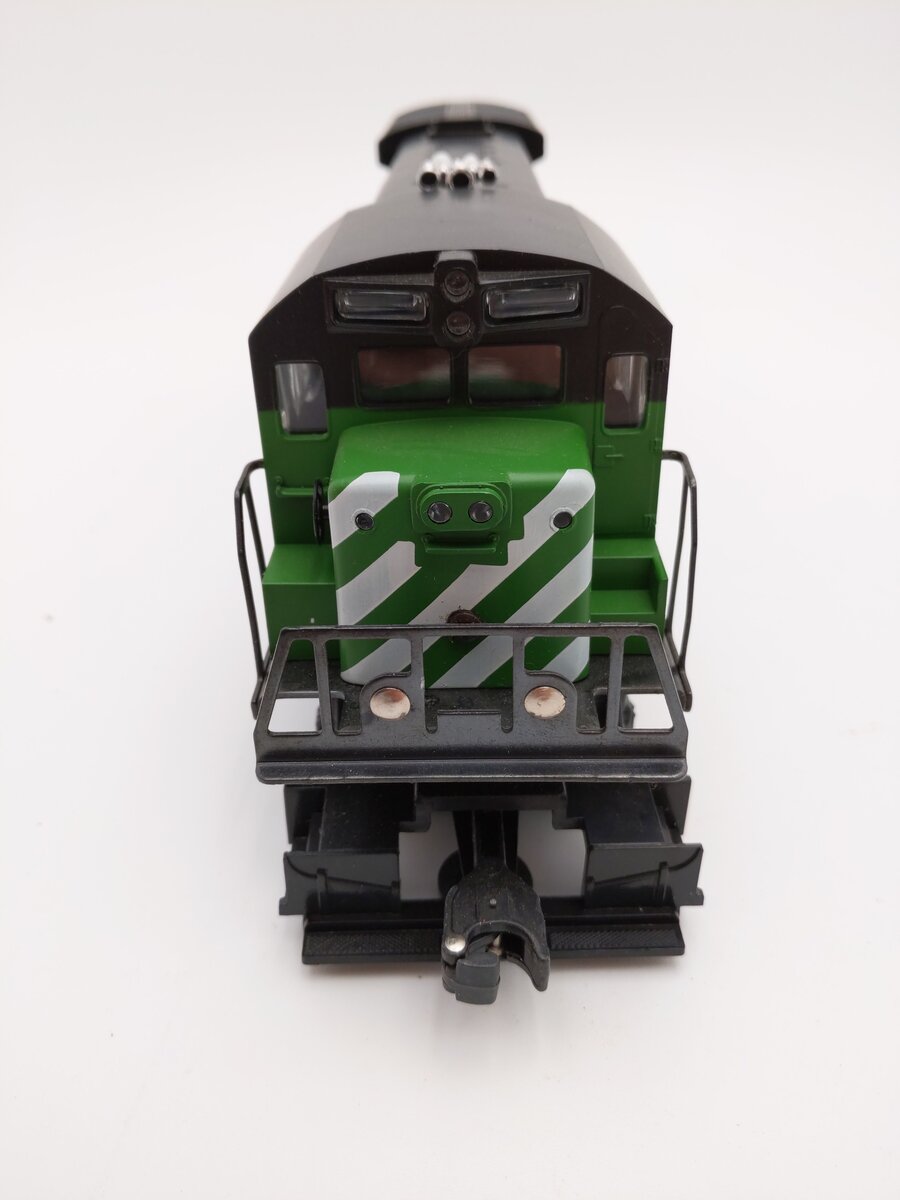 Lionel 6-8651 O Burlington Northern U36B Dummy Diesel Locomotive VG