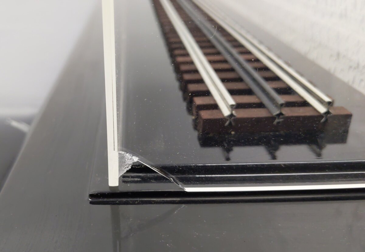 O Gauge Plastic Display Case w/Track VG