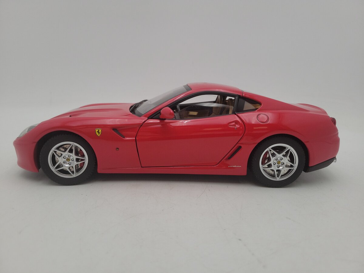Mattel 2006 1:18 Scale Hotwheels Red/Tan Interior Ferrari 599 GTB Limited Ed. EX
