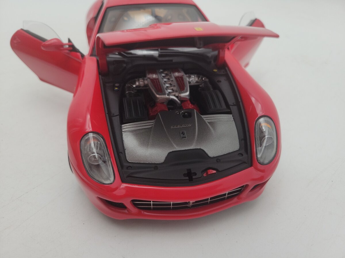 Mattel 2006 1:18 Scale Hotwheels Red/Tan Interior Ferrari 599 GTB Limited Ed. EX