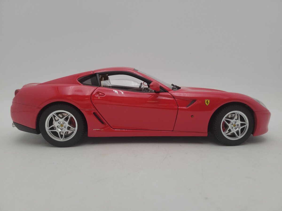 Mattel 2006 1:18 Scale Hotwheels Red/Tan Interior Ferrari 599 GTB Limited Ed. EX
