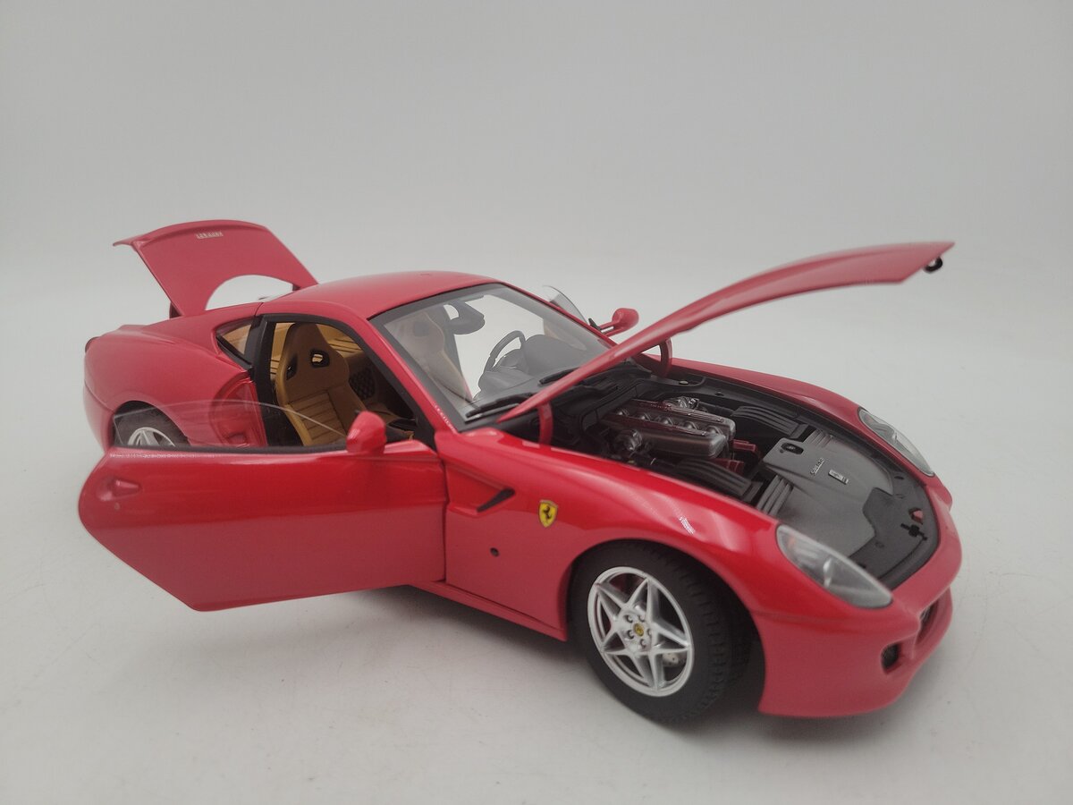 Mattel 2006 1:18 Scale Hotwheels Red/Tan Interior Ferrari 599 GTB Limited Ed. EX