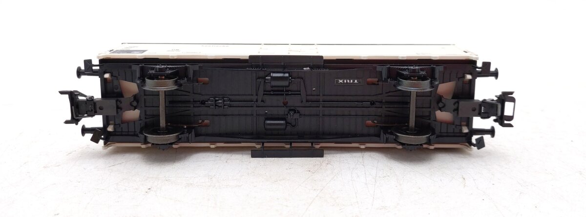 Trix 24036 HO Type Tnfhs 38 Reefer with Analog Red Rear Marker Light LN