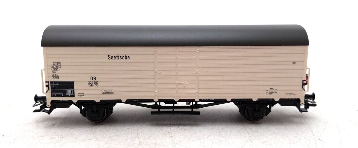 Trix 24036 HO Type Tnfhs 38 Reefer with Analog Red Rear Marker Light LN