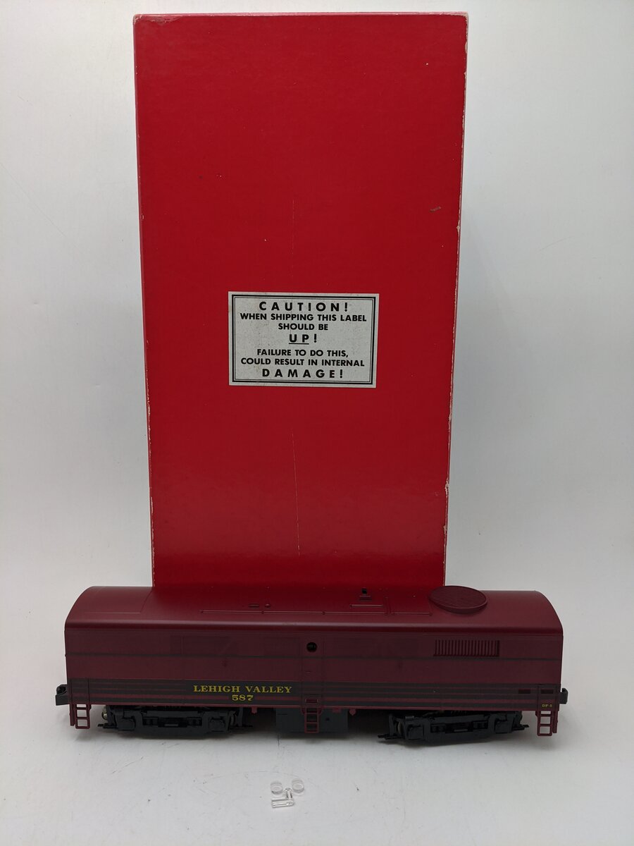 Weaver 6521 O Lehigh Valley Hi-Rail FA-2 Powered B-unit Diesel Locomotive #587 EX/Box