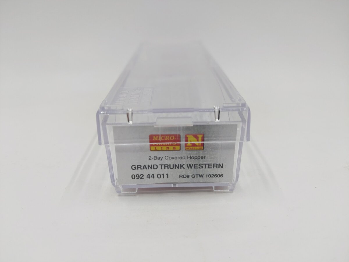 Micro-Trains 09244011 N Scale Grand Trunk Western 2-Bay Covered Hopper #102606 LN/Box