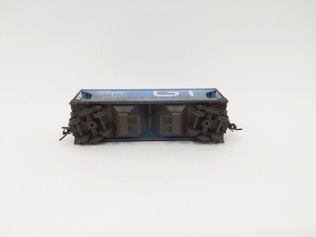 Micro-Trains 09245011 N Scale Grand Trunk Western 2-Bay Covered Hopper LN/Box