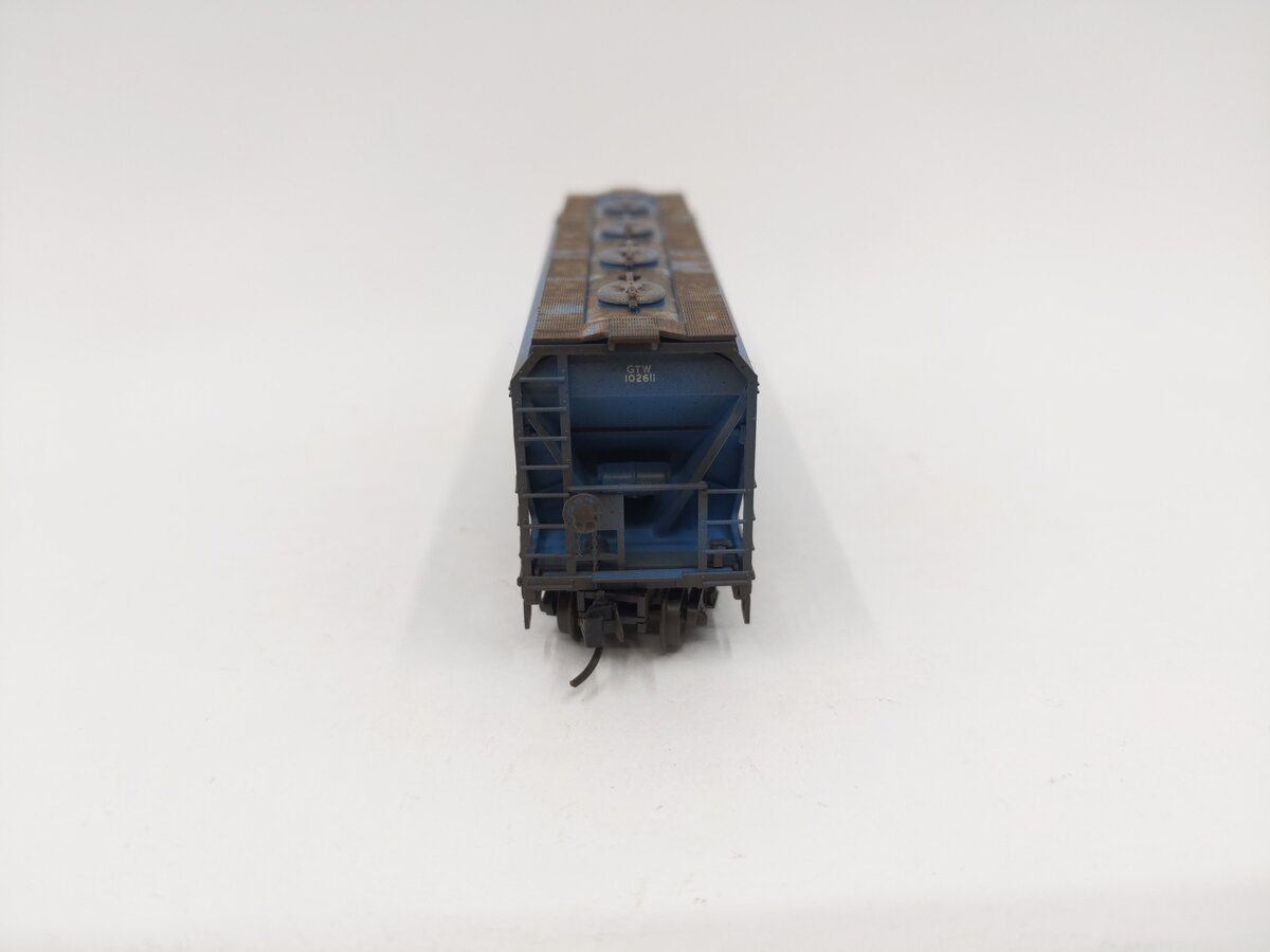 Micro-Trains 09245011 N Scale Grand Trunk Western 2-Bay Covered Hopper LN/Box