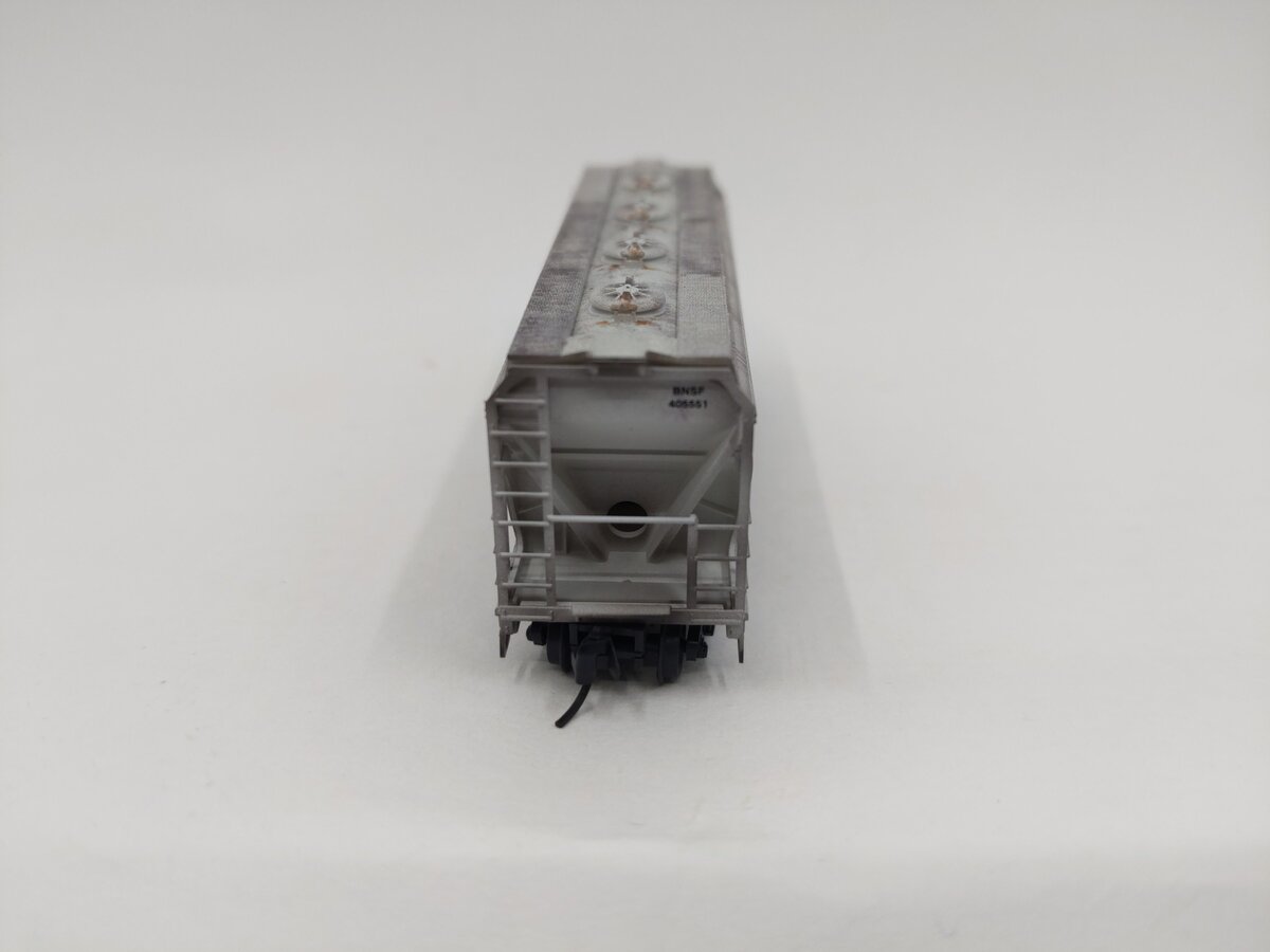Micro-Trains 09244283 N Scale Weathered BNSF Family Tree 2-Bay Covered Hopper #8 LN/Box