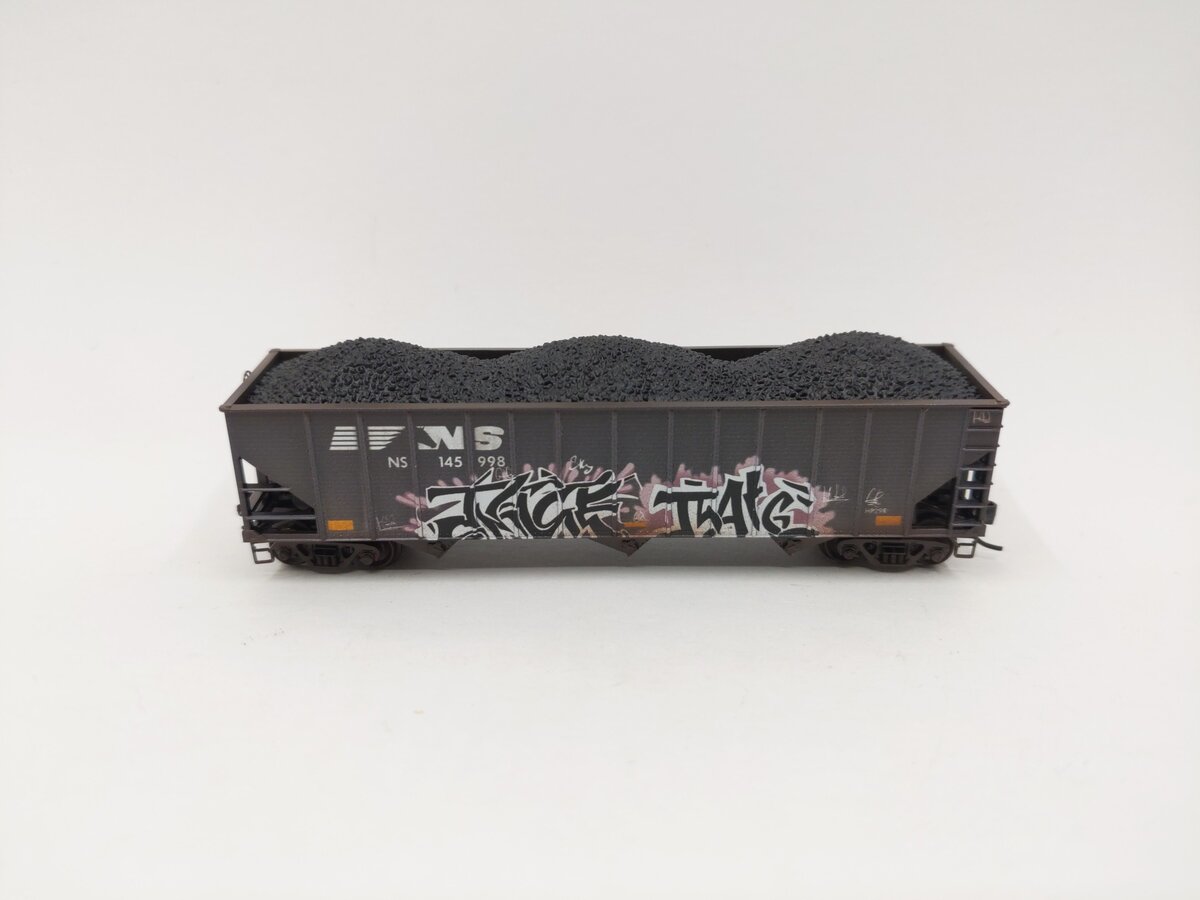 Micro-Trains 10846280 N Scale Norfolk Southern Weathered 100-Ton 3-Bay Hopper LN/Box