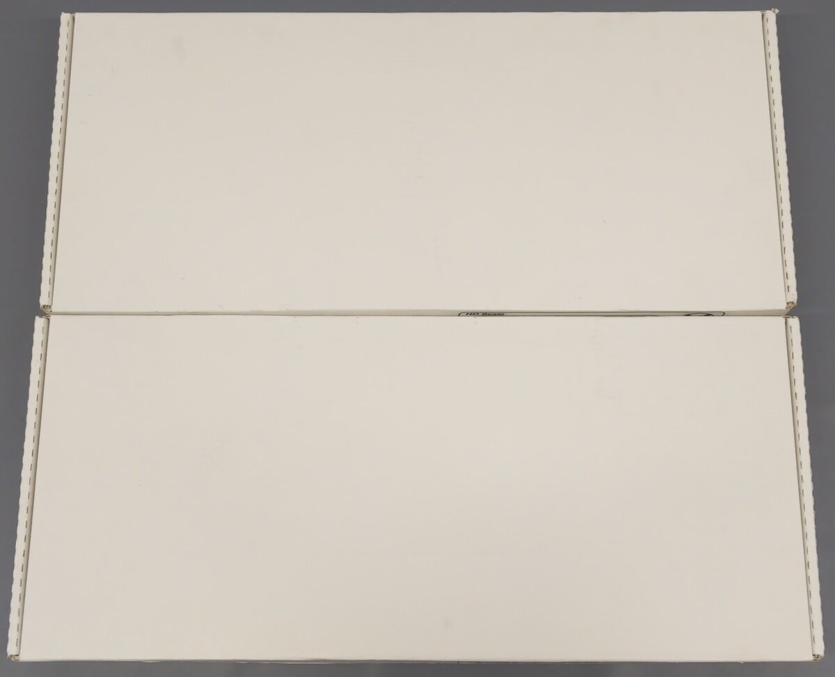 Axian HO Scale Model Railroad Padded Storage Car Case (2) EX/Box