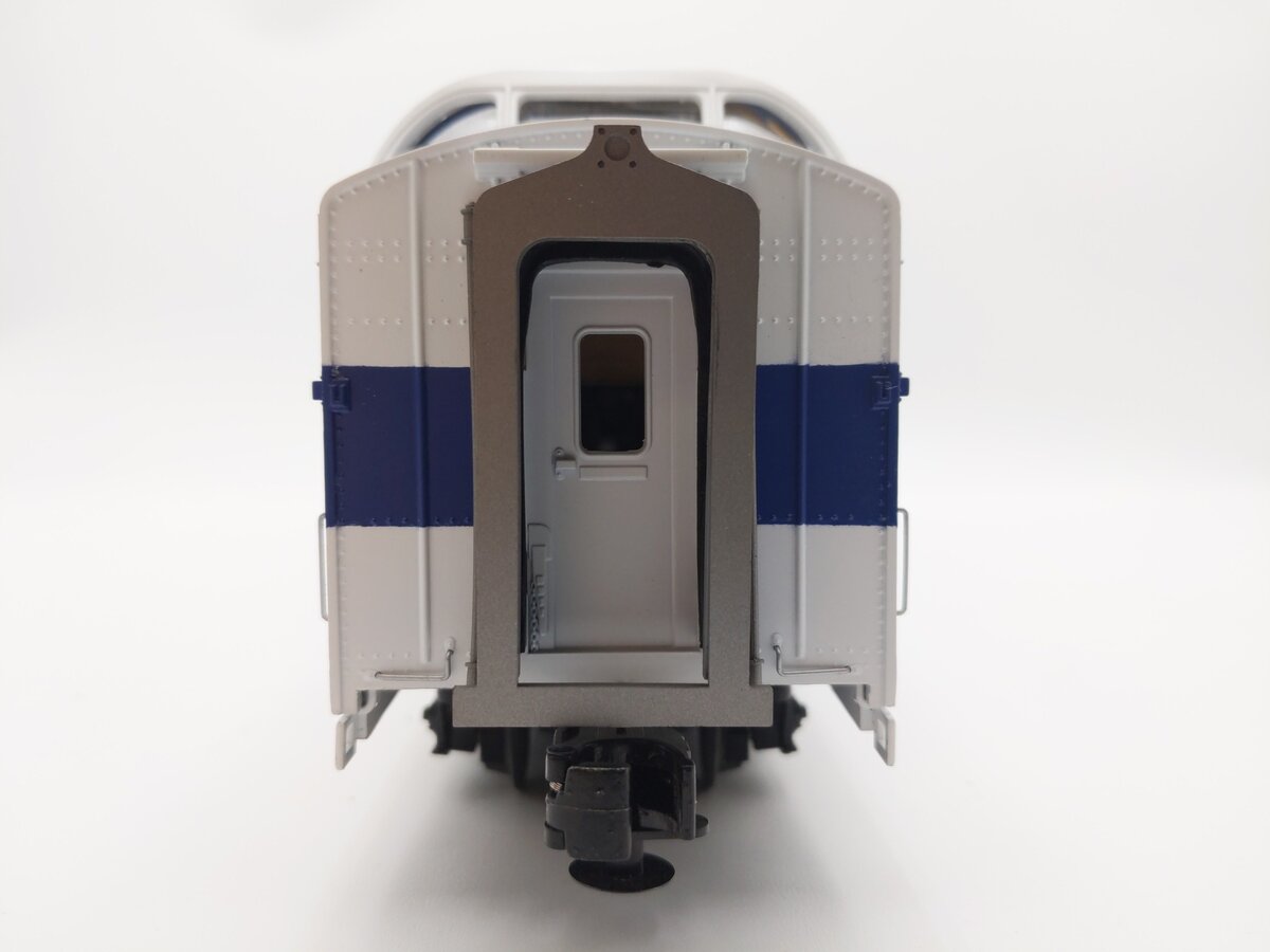 MTH 20-67201 Long Island Railroad 70' Vista Dome Passenger Car EX/Box