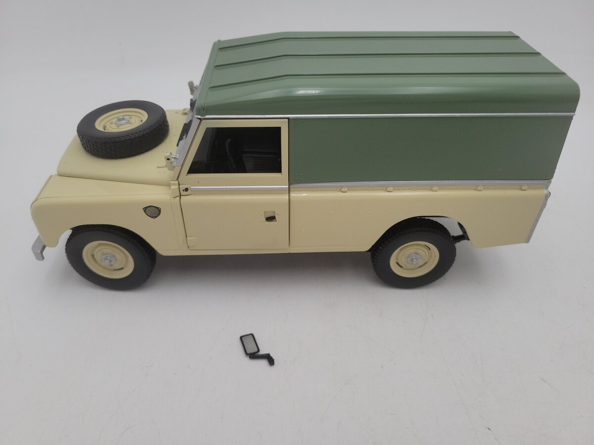 Universal Hobbies 1:18 Scale Gren Tilt/Sand Land Rover Series II, III Hard Top EX