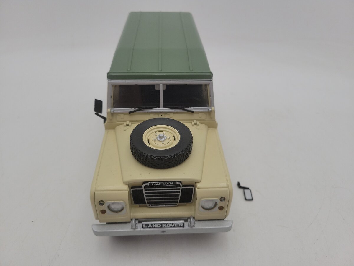 Universal Hobbies 1:18 Scale Gren Tilt/Sand Land Rover Series II, III Hard Top EX