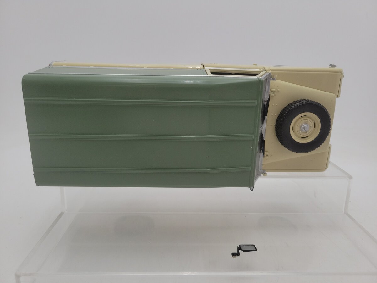 Universal Hobbies 1:18 Scale Gren Tilt/Sand Land Rover Series II, III Hard Top EX
