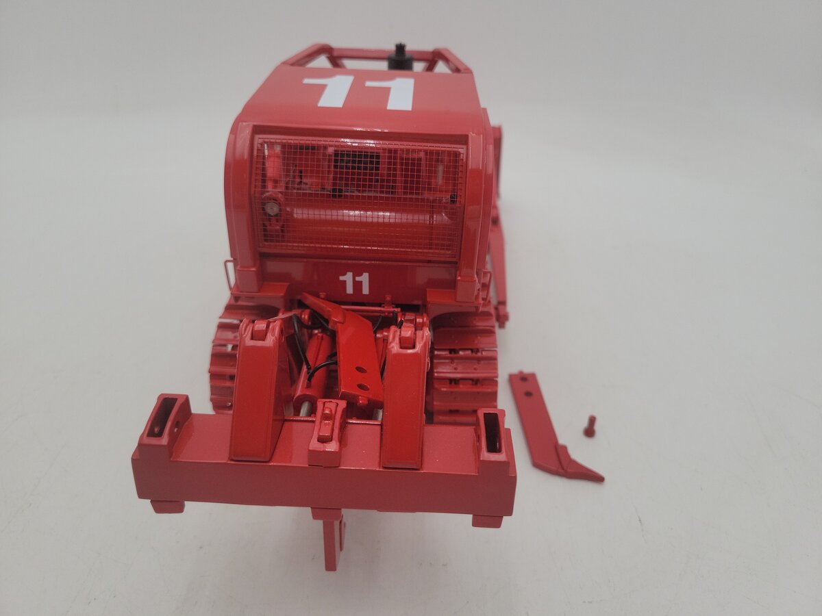 First Gear 2002 1:25 Scale Red International TD-25 Bulldozer #11 Firebreaker EX