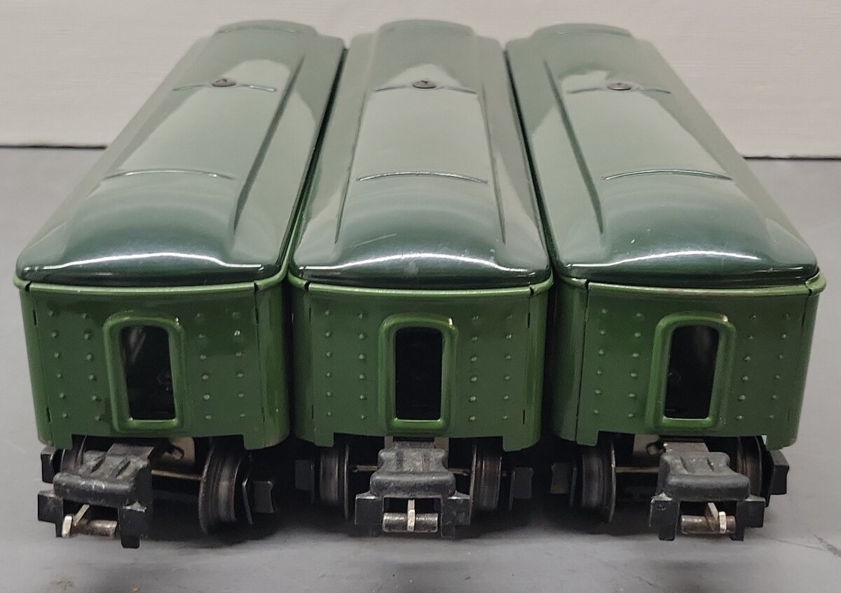 Lionel Vintage O Green Tinplate Illuminated Passenger Cars 2440, 2441 [3]