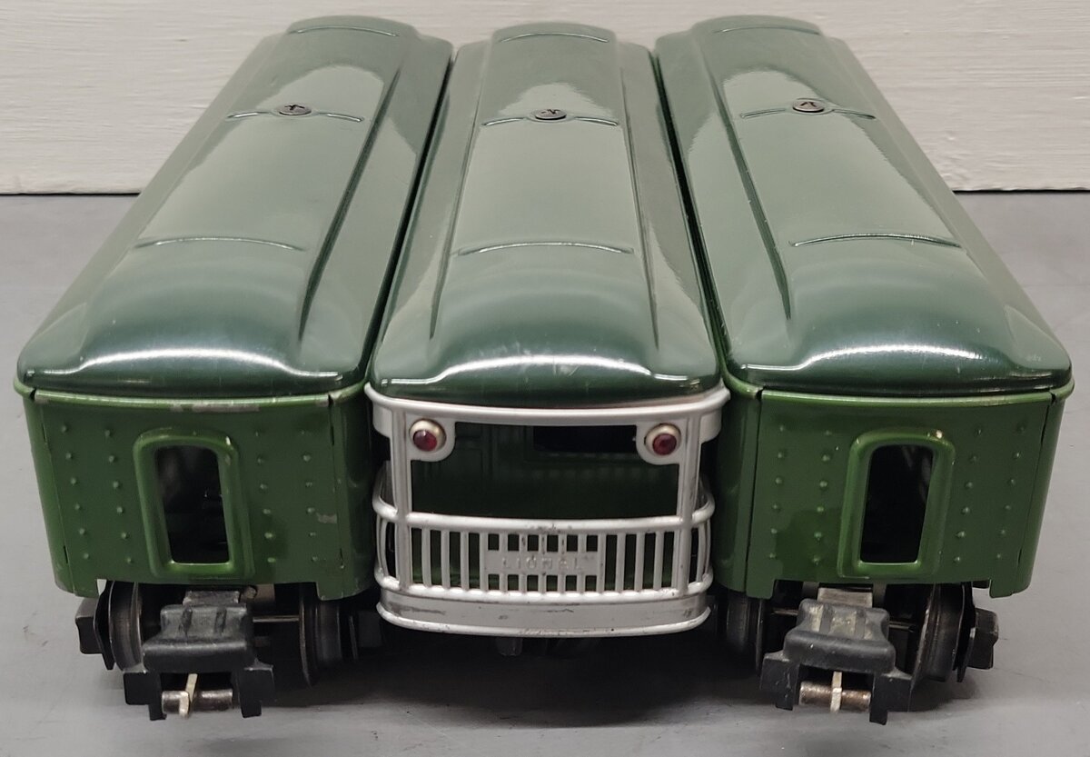 Lionel Vintage O Green Tinplate Illuminated Passenger Cars 2440, 2441 [3]