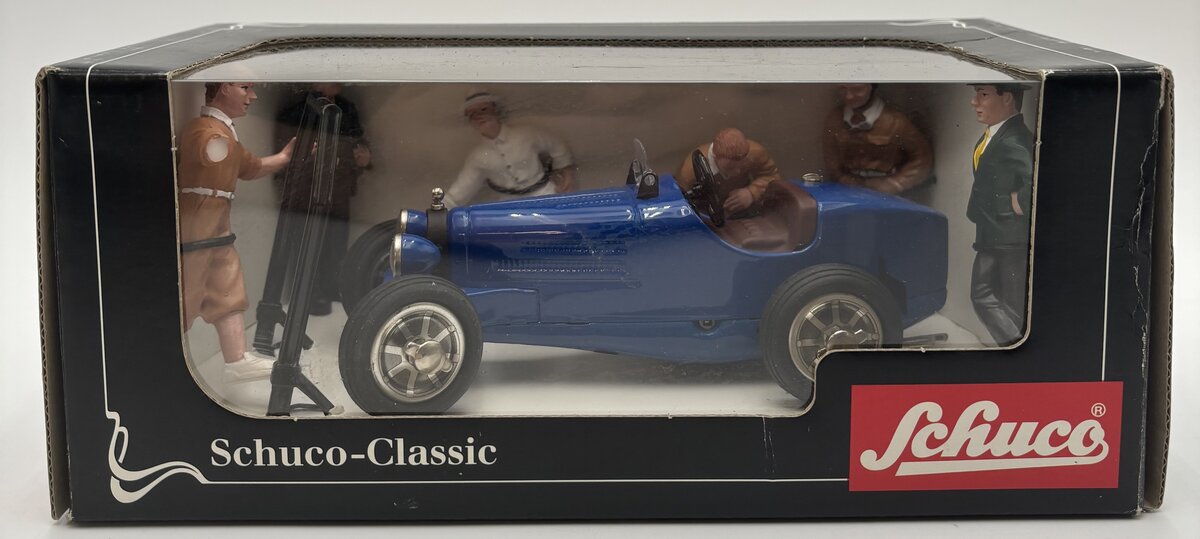 Schuco 01744 1:24 Studio IV Blue Bugatti With Figures EX/Box