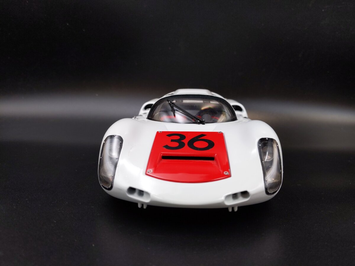 Exoto Porsche 1967 1:18 Scale Gold Label White & Red #36 Porsche 910 Racing Car EX
