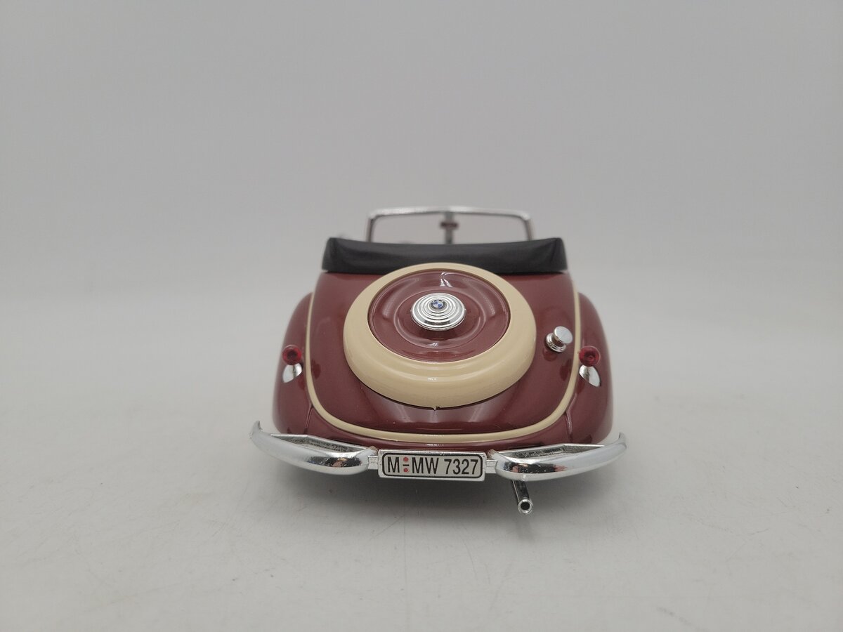 Guiloy 7327 1:18 Scale Reddish Brown & Tan BMW Cabrio Convertible M-MW EX