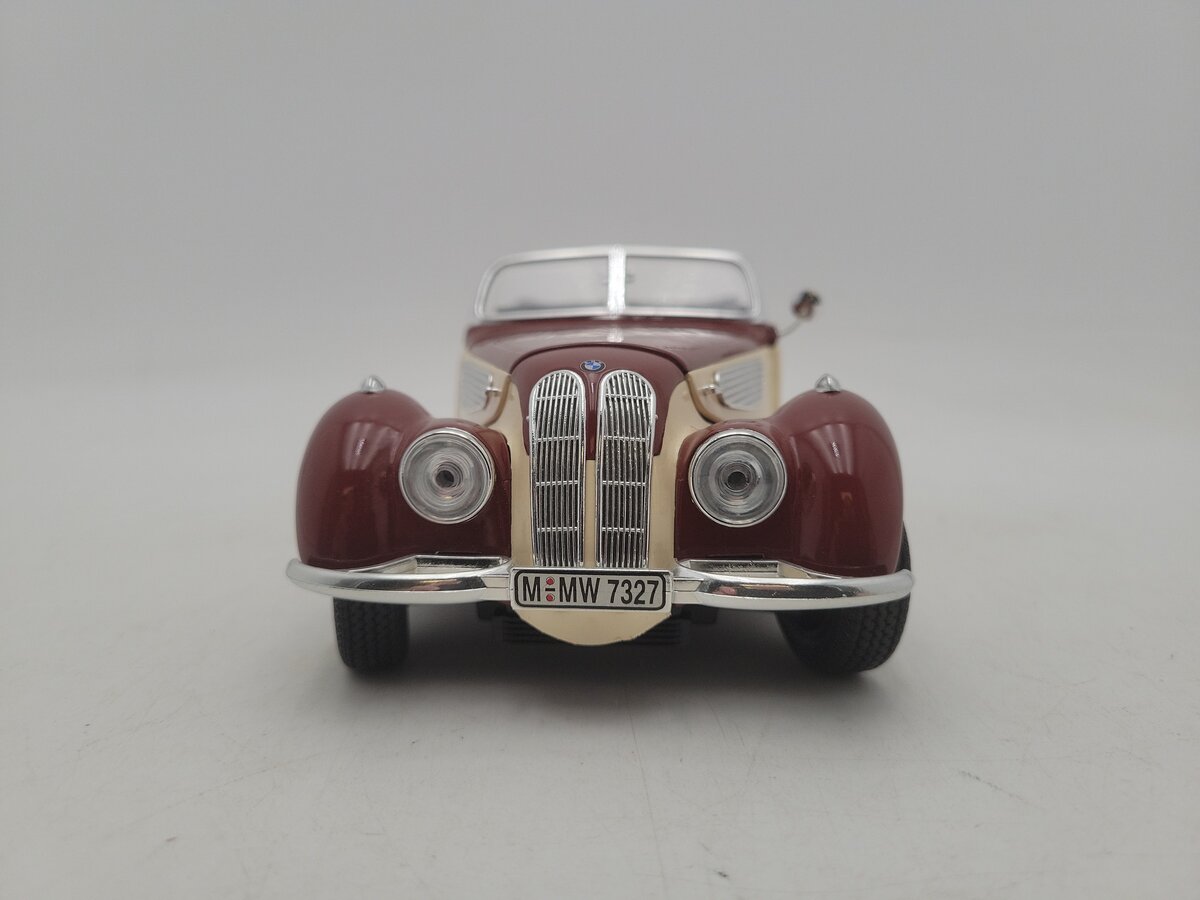 Guiloy 7327 1:18 Scale Reddish Brown & Tan BMW Cabrio Convertible M-MW EX