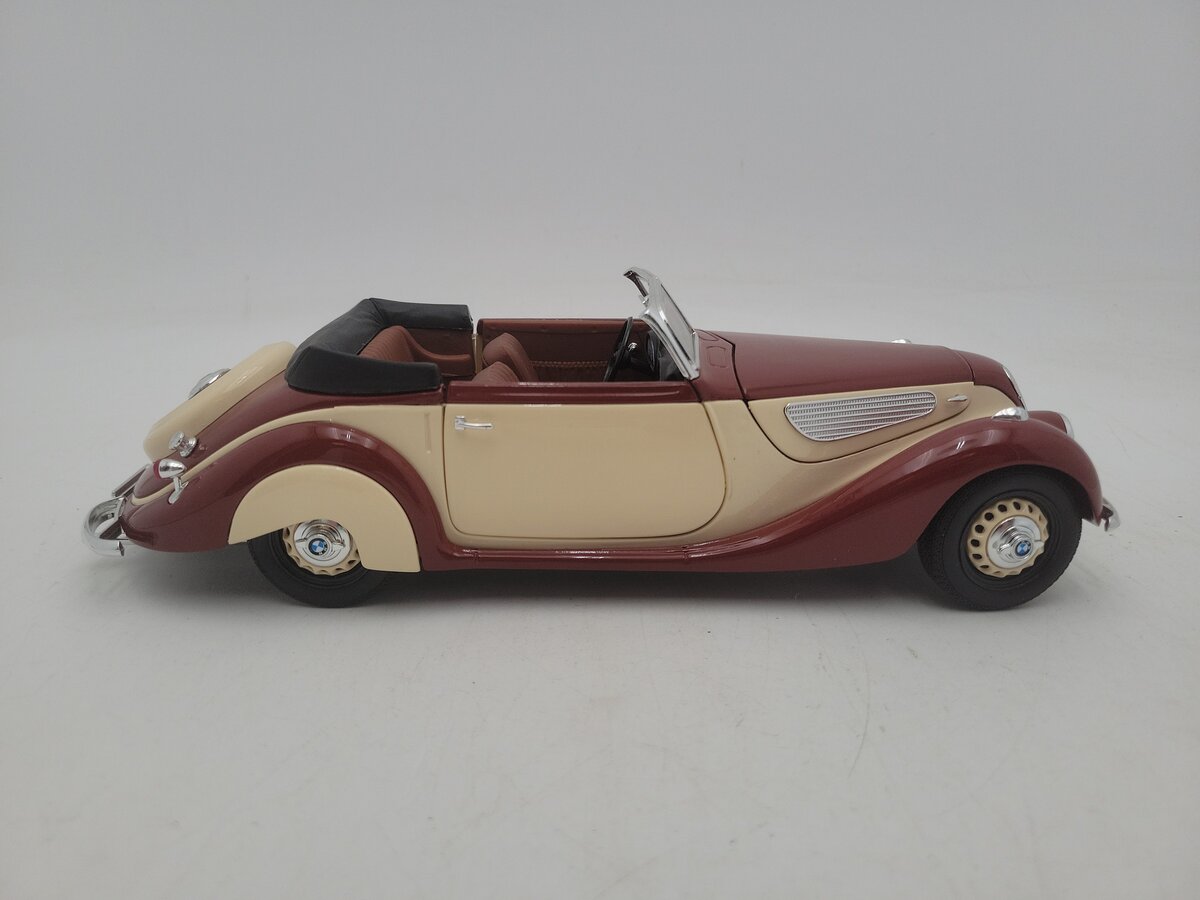 Guiloy 7327 1:18 Scale Reddish Brown & Tan BMW Cabrio Convertible M-MW EX
