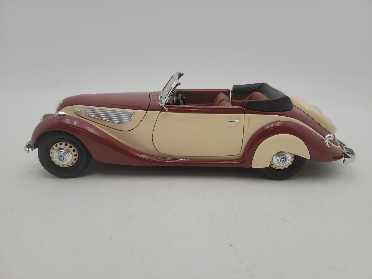 Guiloy 7327 1:18 Scale Reddish Brown & Tan BMW Cabrio Convertible M-MW EX