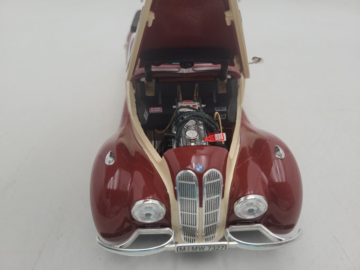 Guiloy 7327 1:18 Scale Reddish Brown & Tan BMW Cabrio Convertible M-MW EX