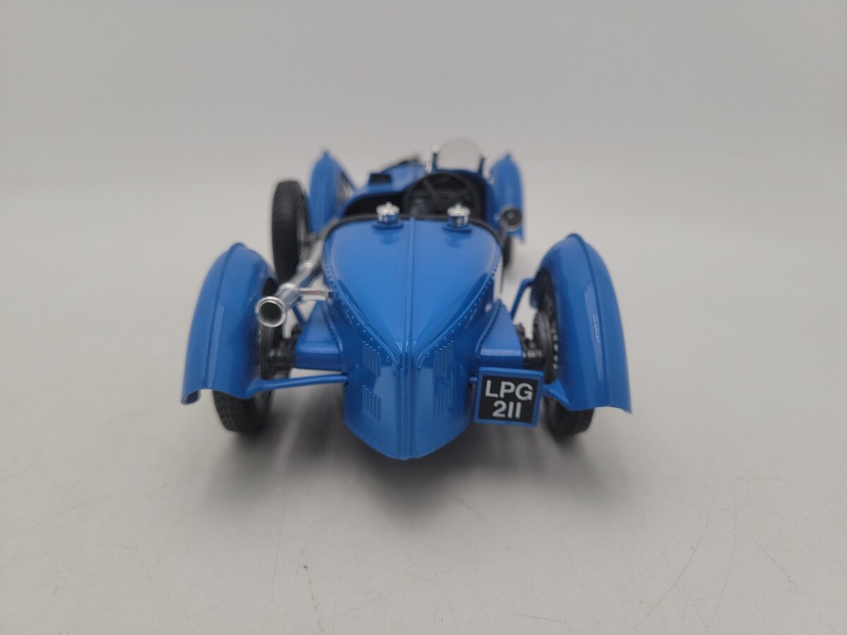 Burago 3005 1:18 Scale Italy Blue 1934 Bugatti Type 