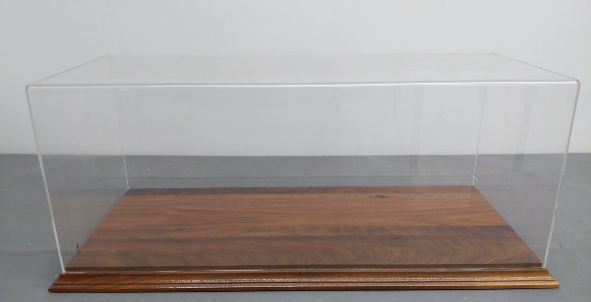 G Scale 25'' Wooden Display Case w/Acrylic Cover EX