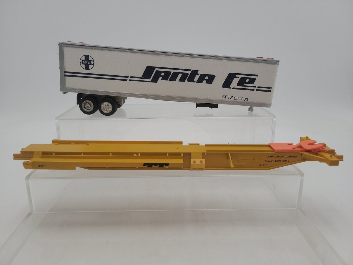 K-Line K77023D O Gauge Santa Fe Classic TTAX Flatcar w/ Trailer EX