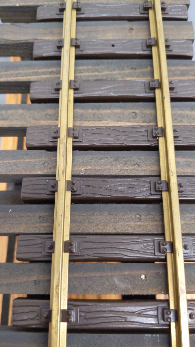 G Scale 30'' Wooden Display Case w/Acrylic Cover EX