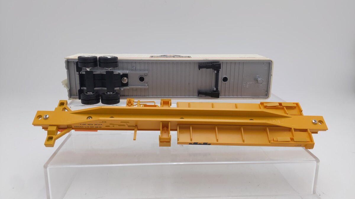 K-Line O Gauge Southern Pacific Golden Pig Services Tractor & Trailer #250099 EX