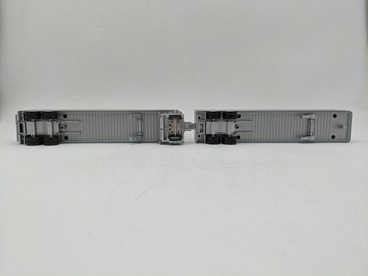 K-Line K7740-112 O Gauge Amtrak Trailers  (Pack of 2) VG
