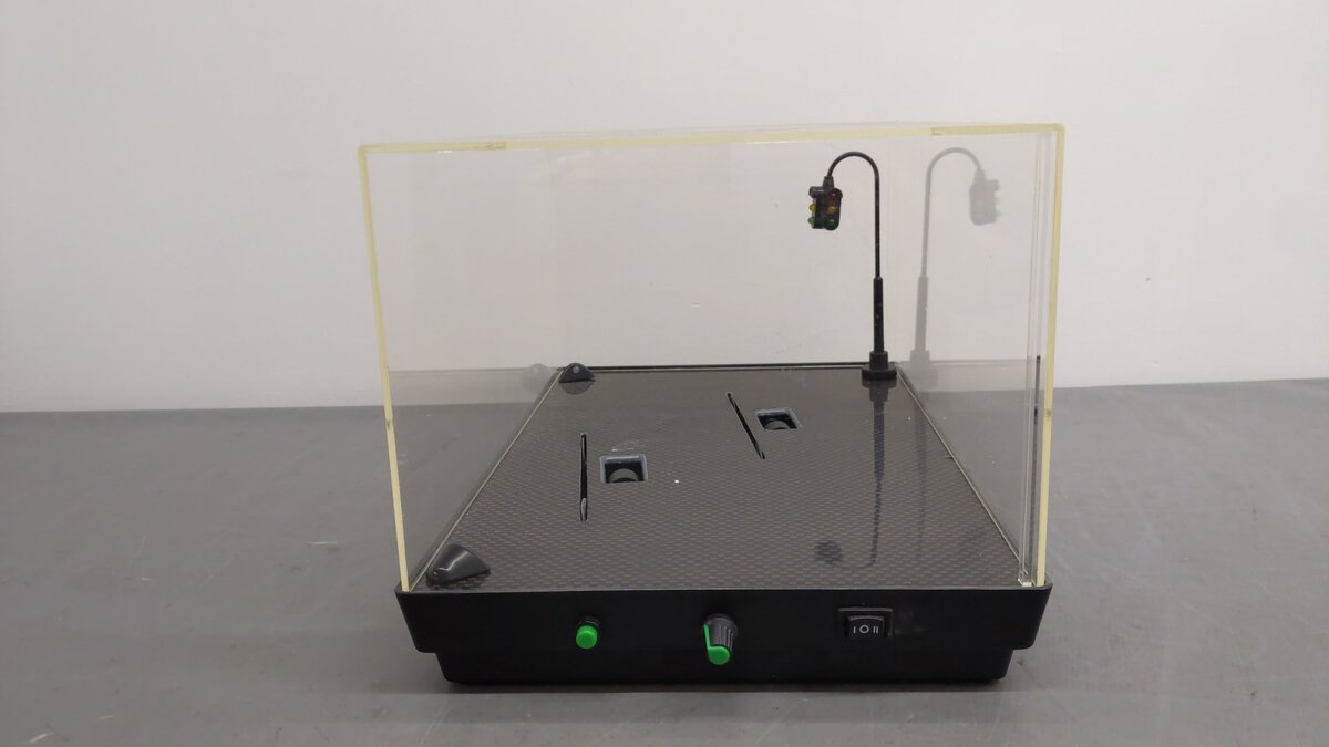 Stages Diecast Systems 1:24 Scale Display Case EX